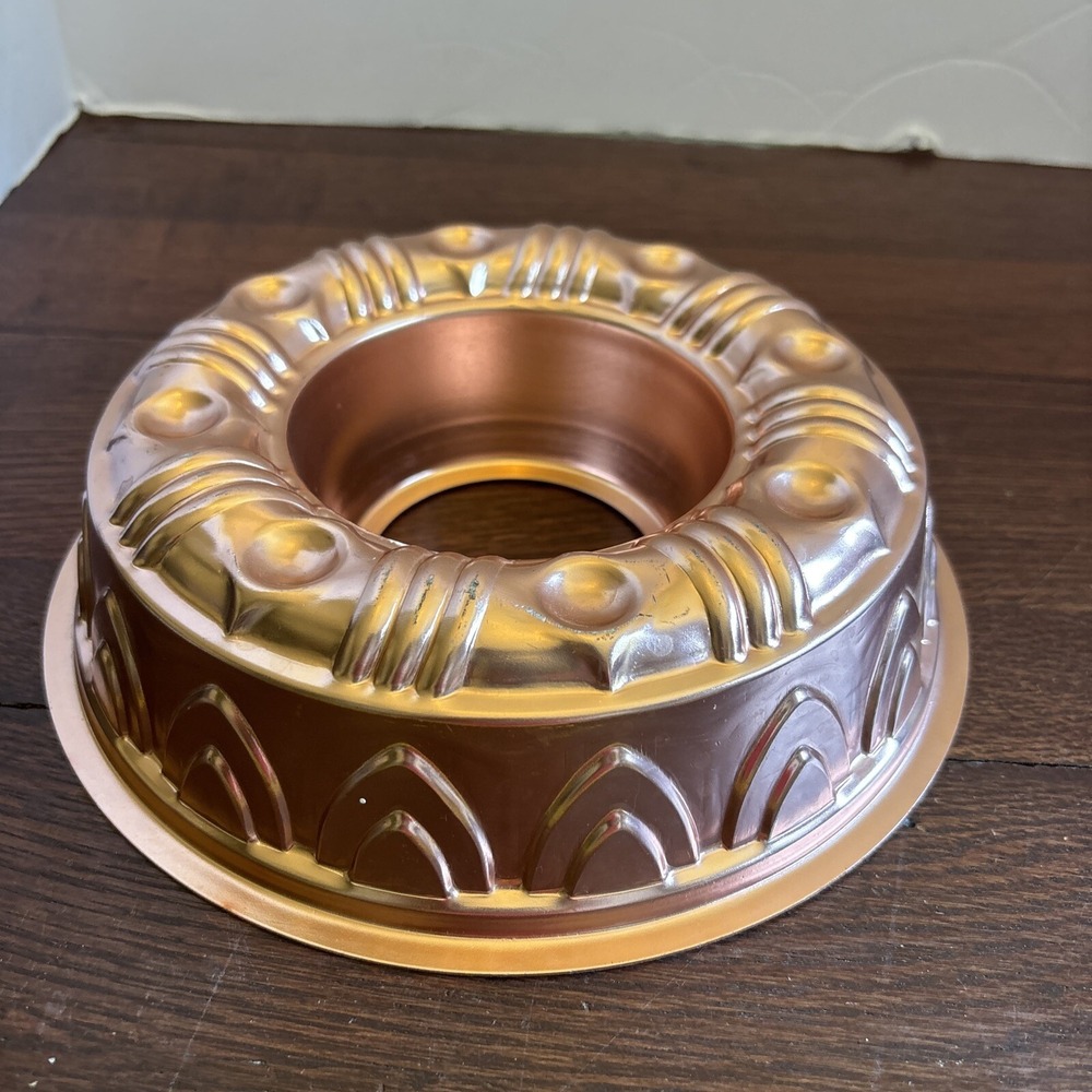 Copper Tone Jello Mold 3 1/2 Cups Ice Ring Bundt Cake Wall Hanging